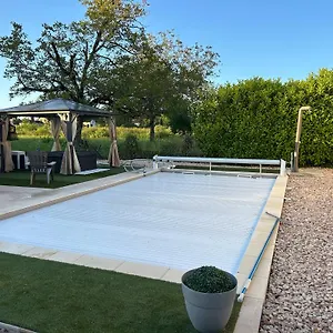 Jolie Independante Climatisee 3 Confort 6 Couchages, Piscine Chauffee 4 X 8 Disponible Selon Meteo De Mai A Fin Septembre, Jacuzzi 4 Places, Boulodrome Eclaire, Ping-pong, Wifi, Proche Commerces Animaux Domestiques Sur Demande Bretenoux